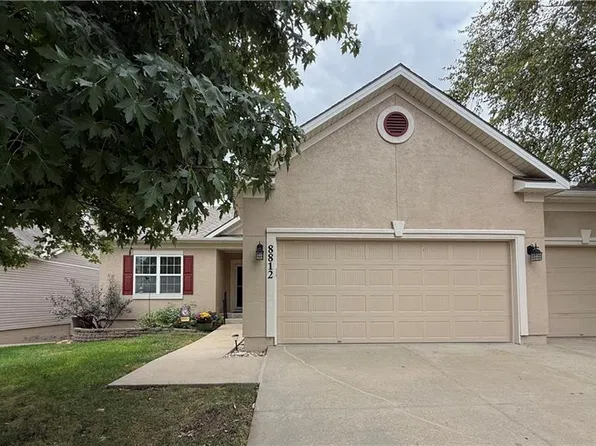 8812 Quill St, Lenexa, KS 66227