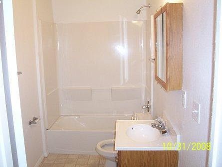 4th image of 209 E Broadway Ave