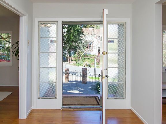 4th image of 205 Castenada Ave