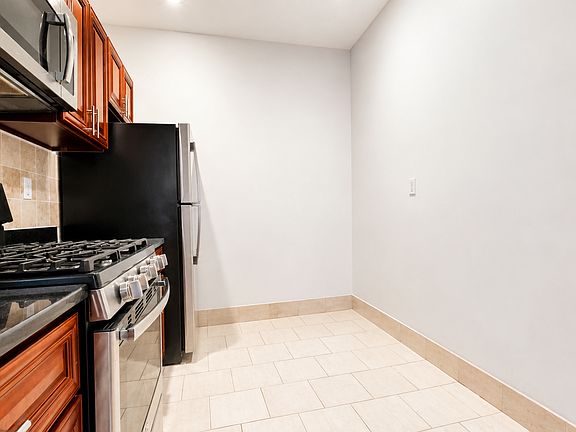 5th image of 300 Fort Washington Ave #36B