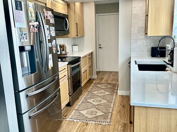 3rd image of 10432 Owens Cir