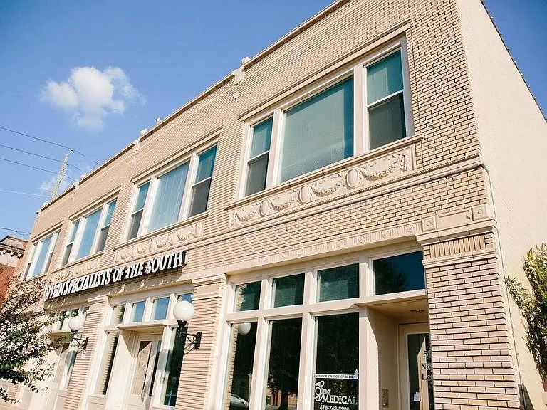 Located above Vein Specialists of the South