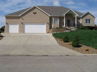 1806 Bluestem Ln, Salina, KS 67401