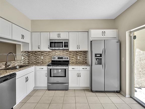 5th image of 193 SW 96th Ter #193