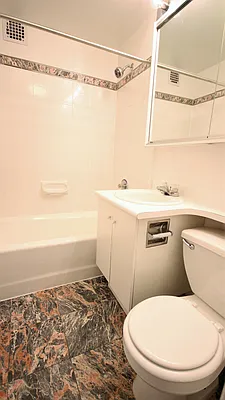 Bathroom, photo 2
