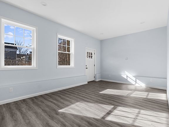 3rd image of 206 Durfee St #3B