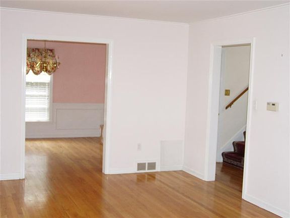 5th image of 532 Shafor Blvd