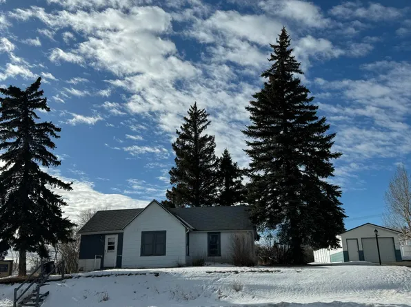 414 N Main St, Tioga, ND 58852