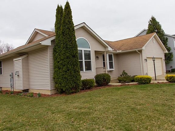 3rd image of 845 Bryant Dr