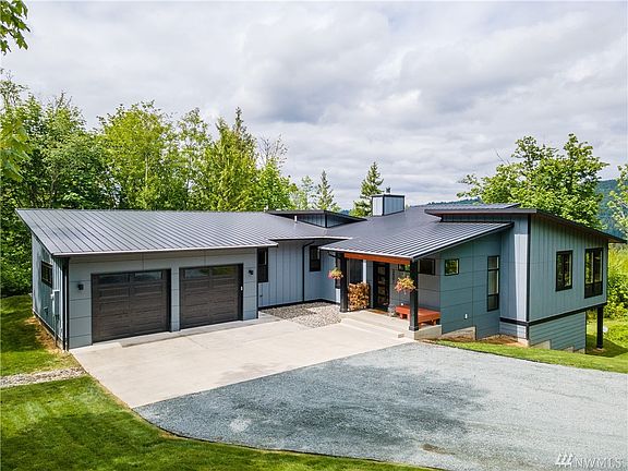 Form and function in a beautiful design with materials that last.