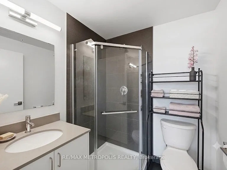 223 Princess St #709 — Photo 15
