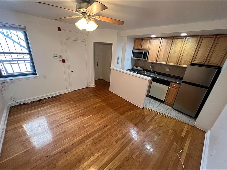 318 S 15th St #3F — Photo 13
