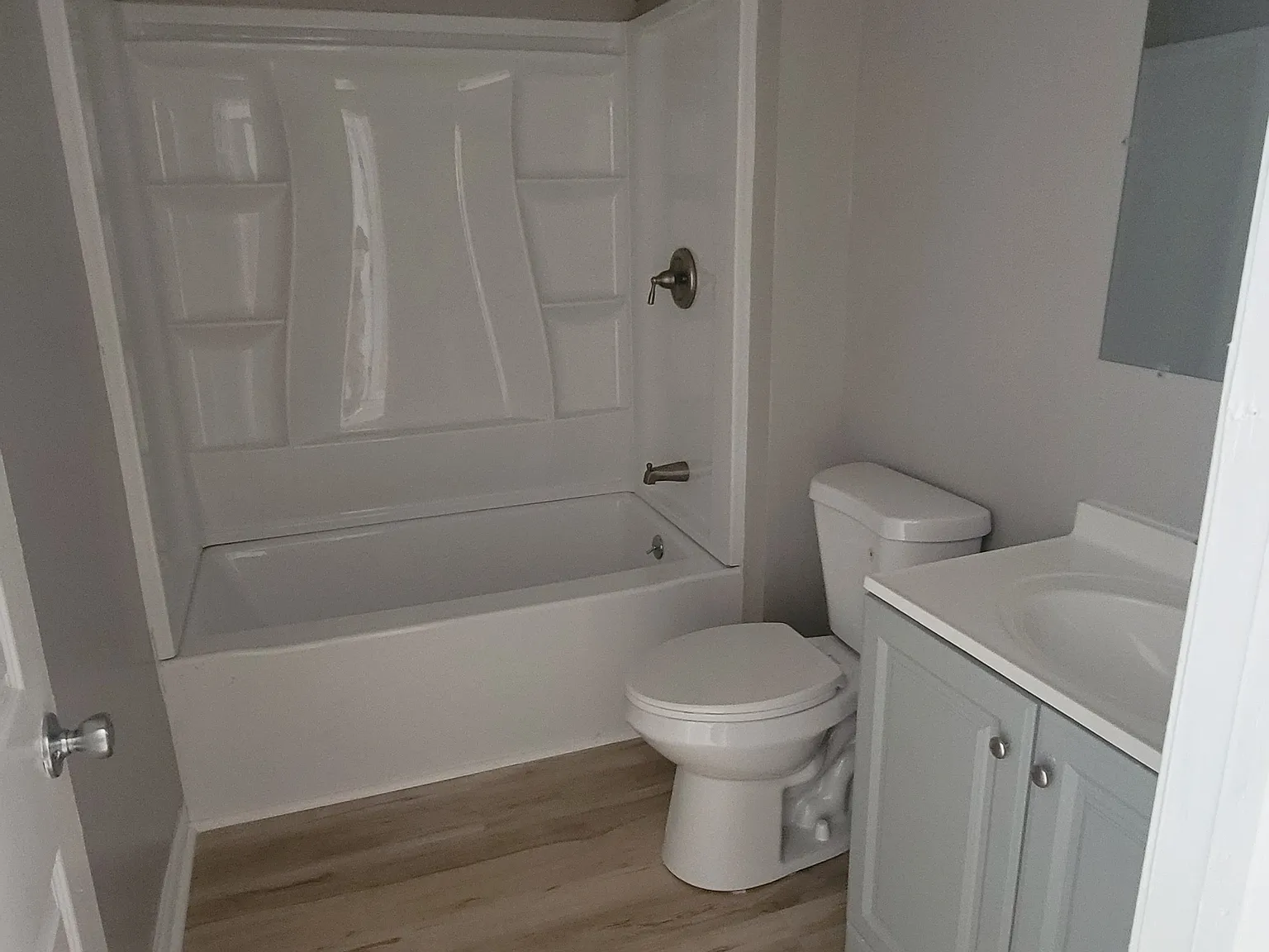 2 bed, $1,900 — Photo 4