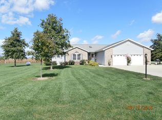 2 Pintail Ct, Jacksonville, IL 62650