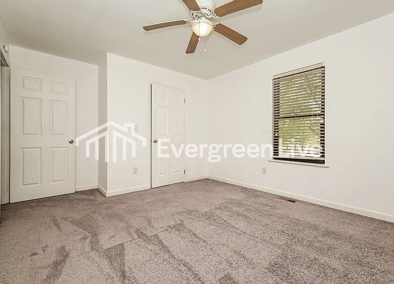 165 Thurman St — Photo 2