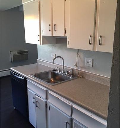 2nd image of 525 Penn St APT 204