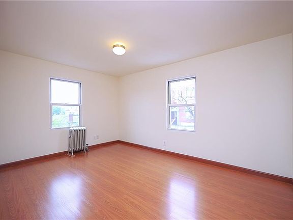 5th image of 77 Rhine Ave
