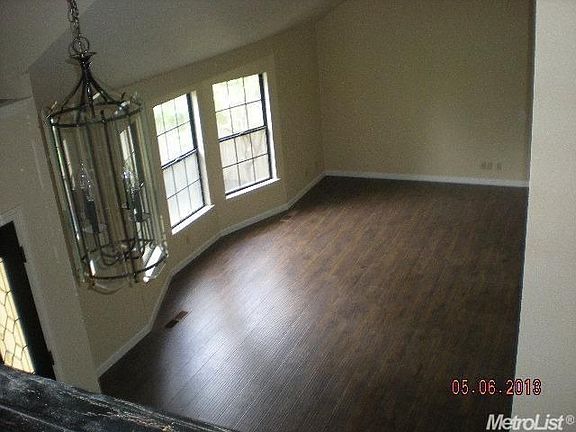 3rd image of 19 Eastwind Ct