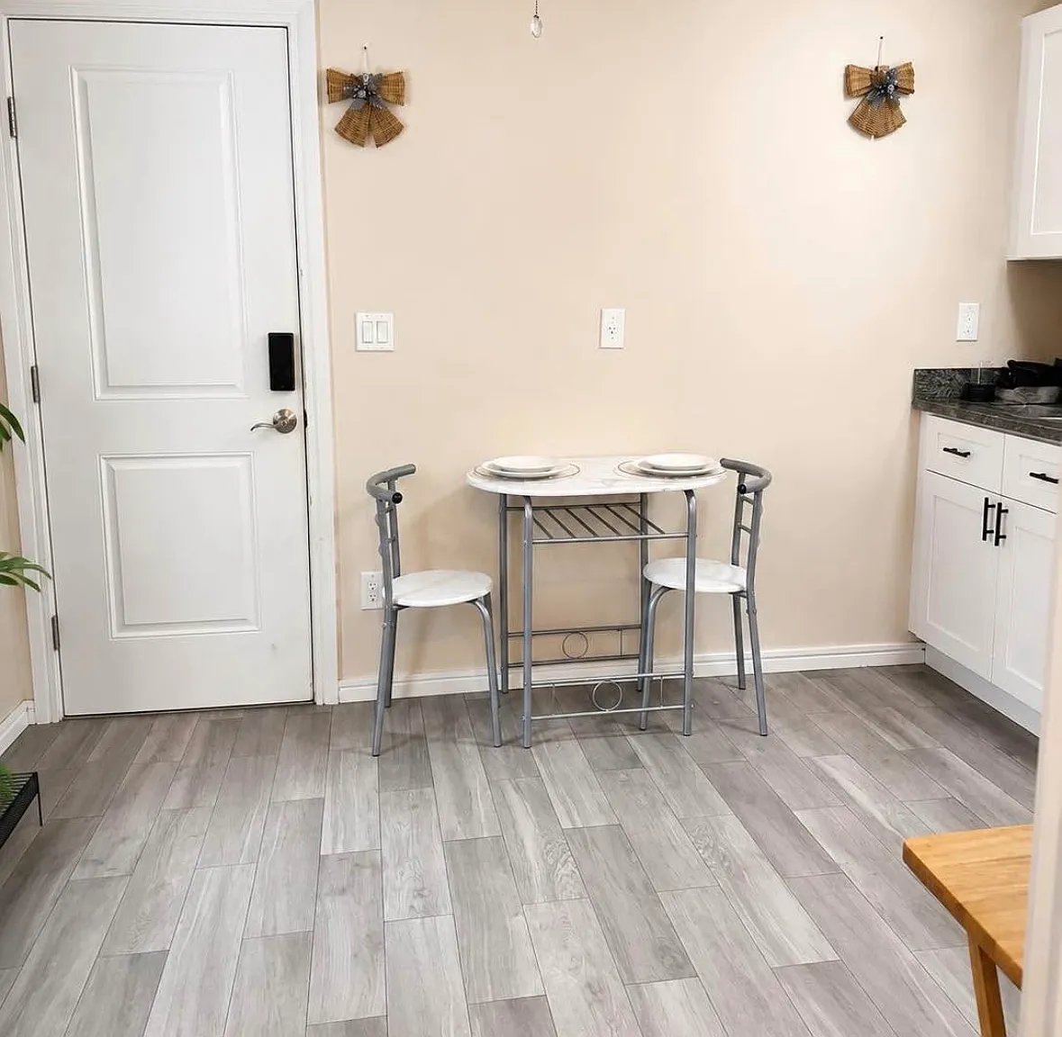 1 bed, 700 sqft, $1,800 — Photo 4