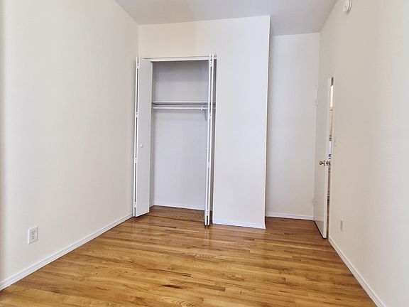 4th image of 343 W 85th St #45