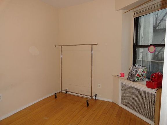4th image of 2168 35th St APT 4F