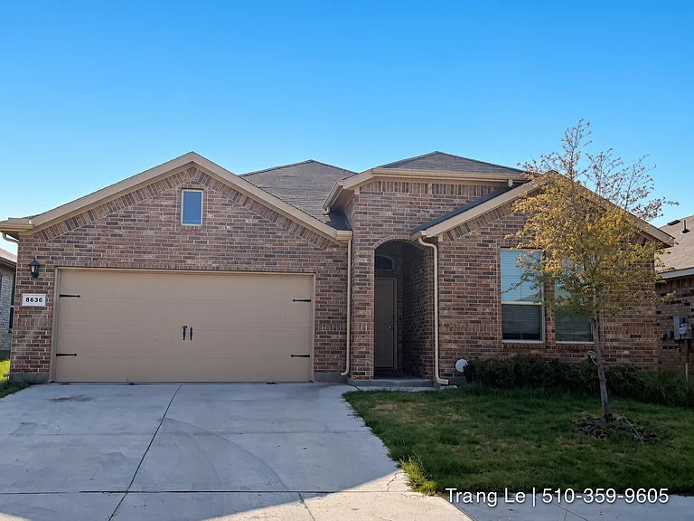 8636 Centerboard Ln — Photo 1