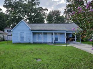 740 Gateway Dr, Bonaire, GA 31005