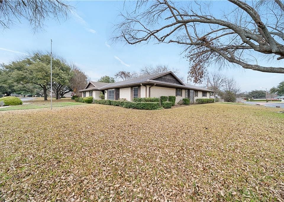 2nd image of 5308 Lake Highlands Dr