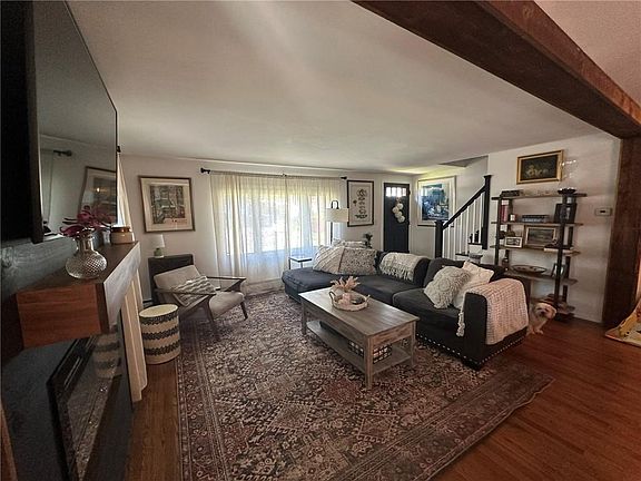 5th image of 30 Oakwood Dr