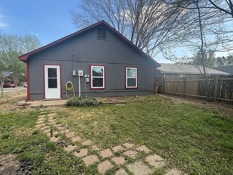 2207 S Hartford Cv — Photo 15