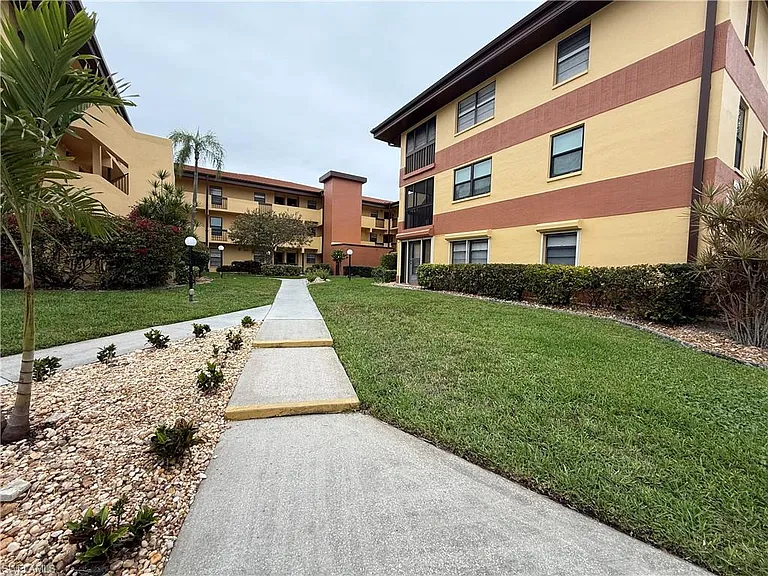 6136 Whiskey Creek Dr #521 — Photo 1