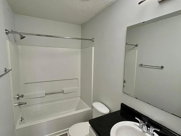 Collegeview — Photo 10