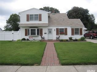 61 Pond Ln, Levittown, NY 11756
