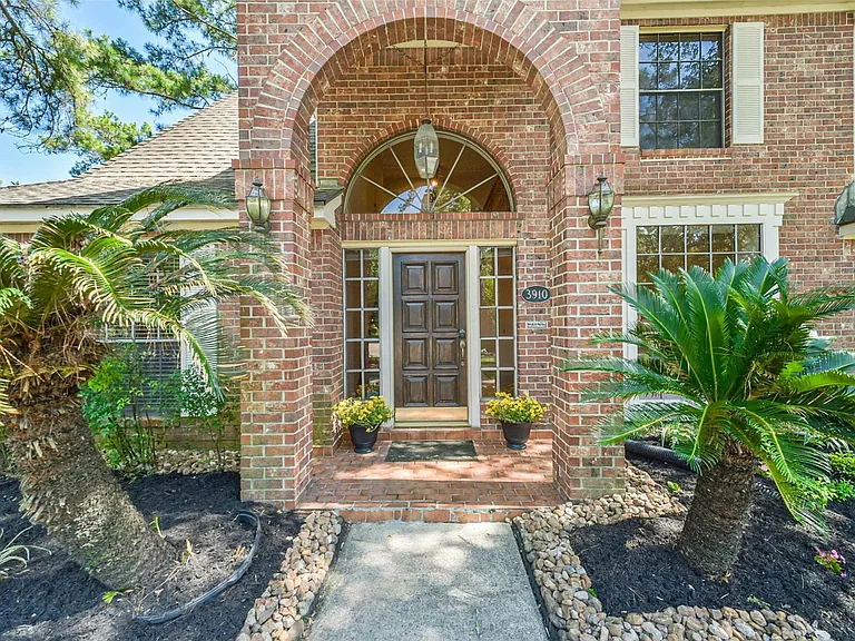3910 Misty Gardens Ct — Photo 6