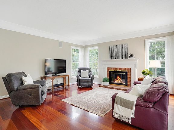 3rd image of 5060 Ederton Pl