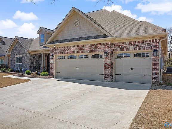 3rd image of 9043 Redstone Square Dr