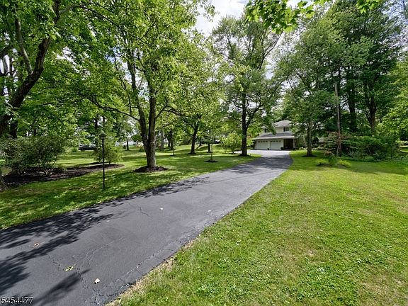 3rd image of 548 Garretson Rd