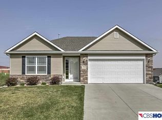 17614 Ames Cir, Omaha, NE 68116