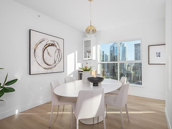 3rd image of 909 Burrard St #1705