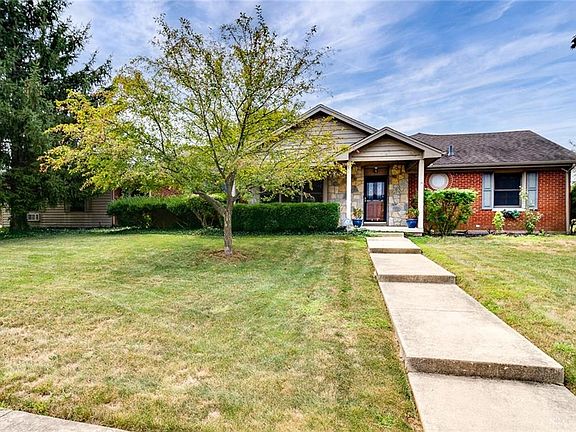 4th image of 784 Lennox Ct