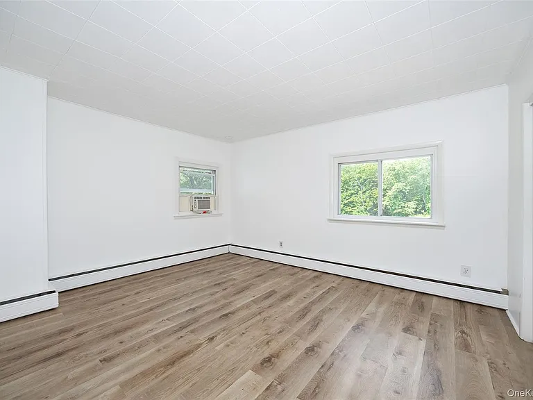 216 Hobbs Ln #B — Photo 19