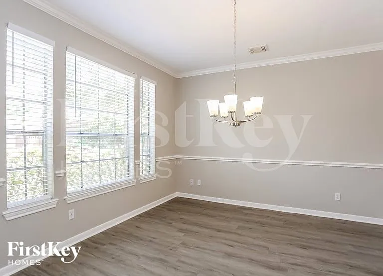 5711 Parryville Dr — Photo 7