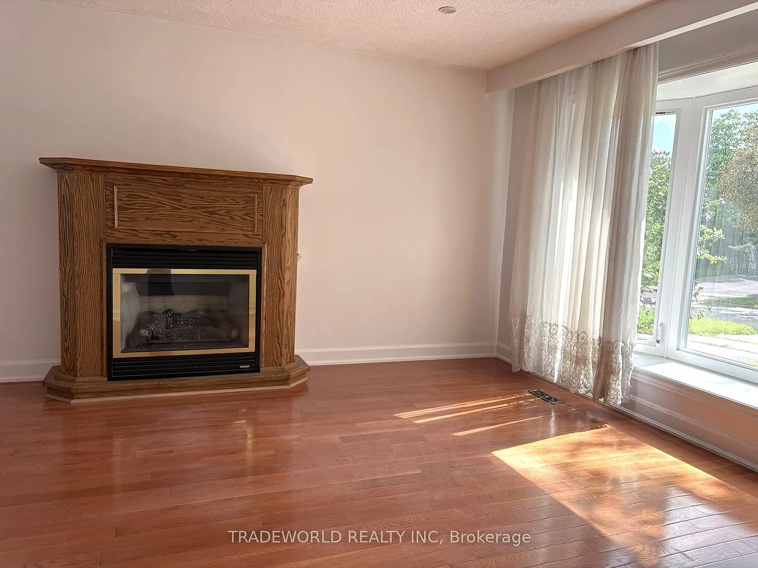 3 bed, $2,900 — Photo 3
