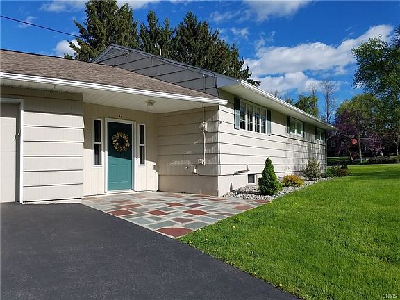 2nd image of 27 Wills Dr