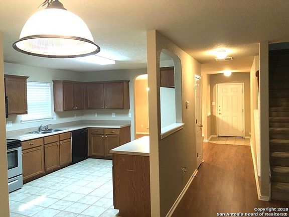 5th image of 430 Diana Dr