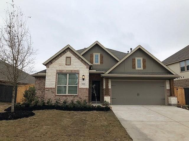 1st image of 910 Abelia Ave