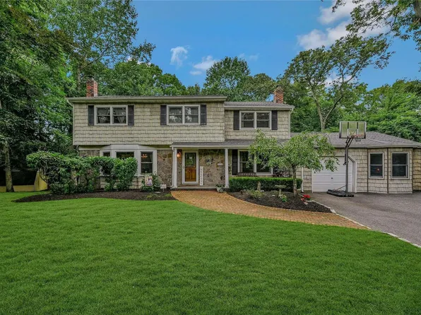 12 Sandpiper Court, Smithtown, NY 11787