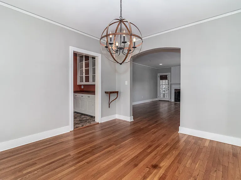703 Hickman Rd — Photo 6