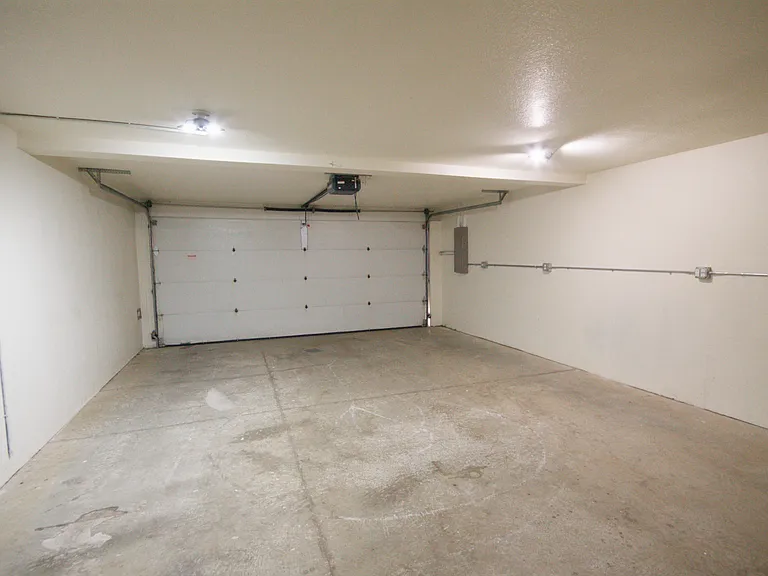 1819 Skyline Ct S — Photo 6