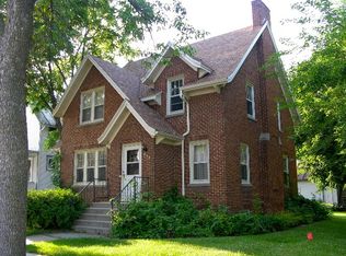 213 3rd St, Baraboo, WI 53913